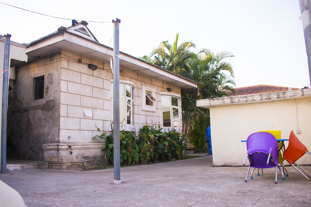 Whitehouse Exclusive Guest House