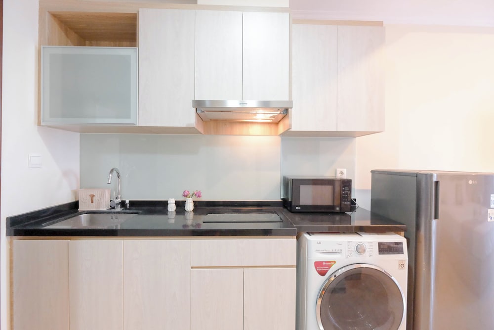 Modern Studio Near Taman Ismail Marzuki At Apartment Menteng Park