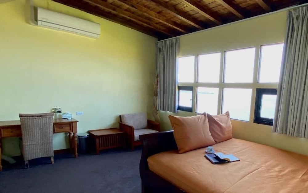 23.5 Blue B & B
