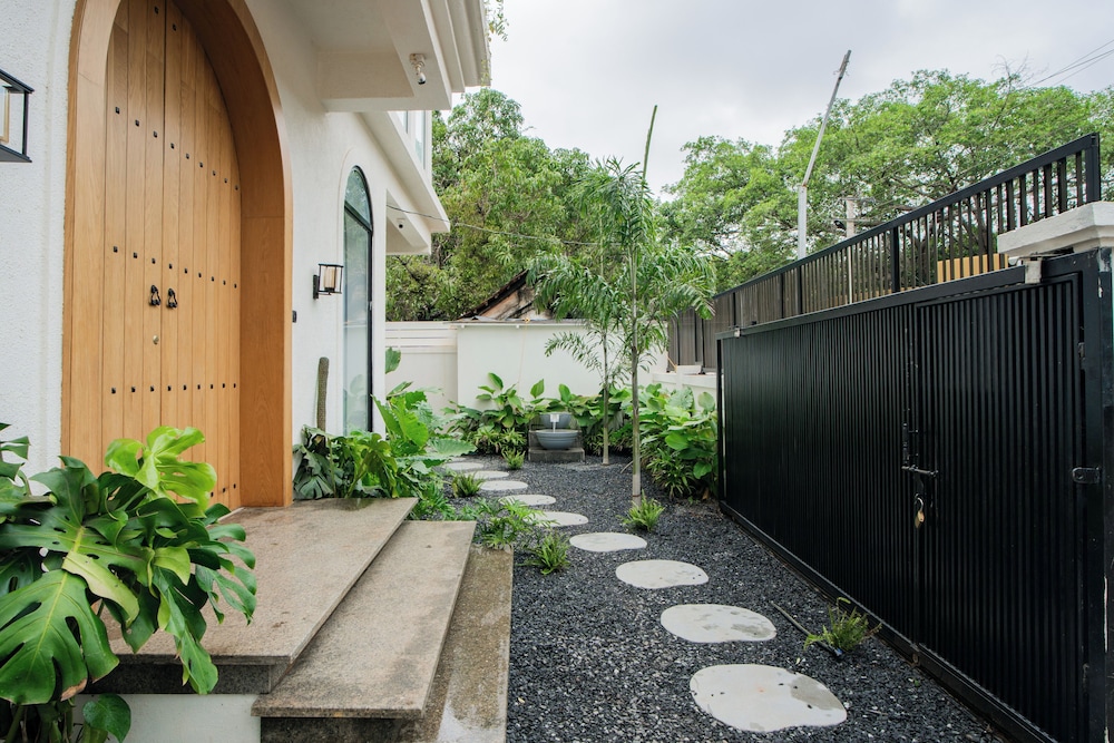 ELIVAAS Ekam | Luxe 4 BHK Villa With Pvt Pool & Patio