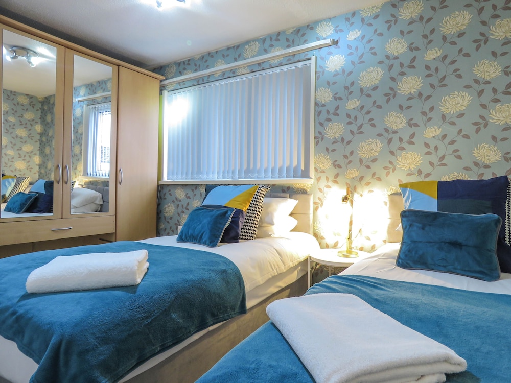 Tudors eSuites Four Bedroom House view 3