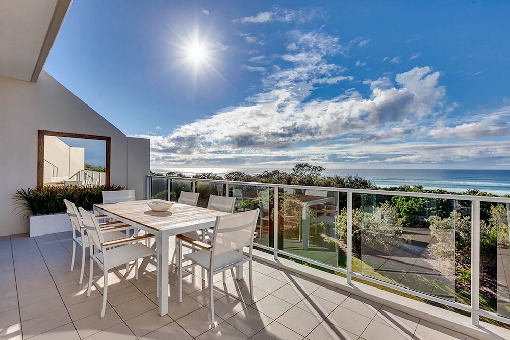 Luxury Apartments on Bells Boulevard
