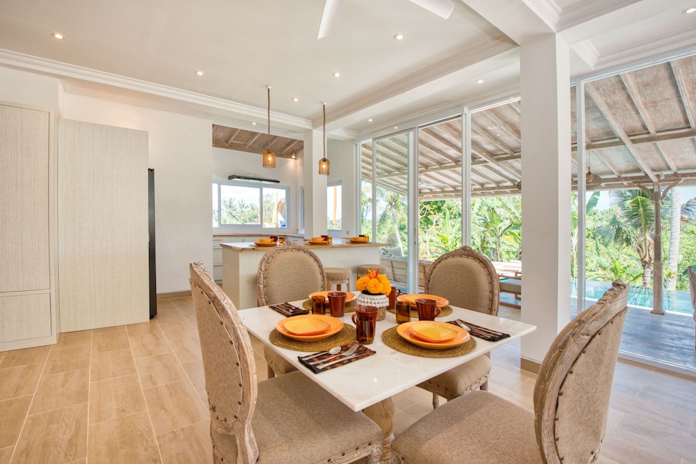 Lebah Villas
