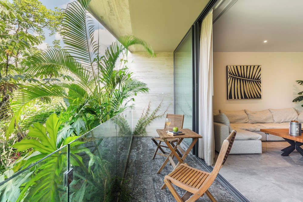 Mistiq Luxury Condo view 2