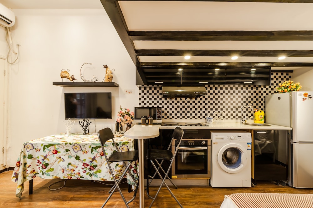 Qiyu Homestay - West Nanjing Road Branch
