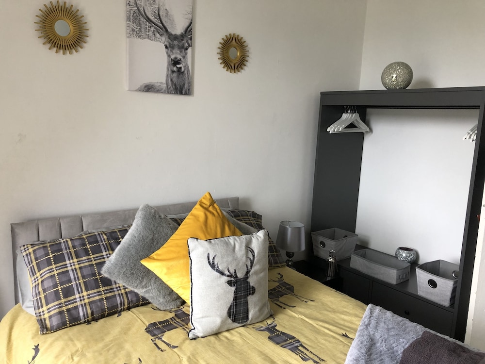 Captivating 2-bed Apartment in Isle of Bute view 3