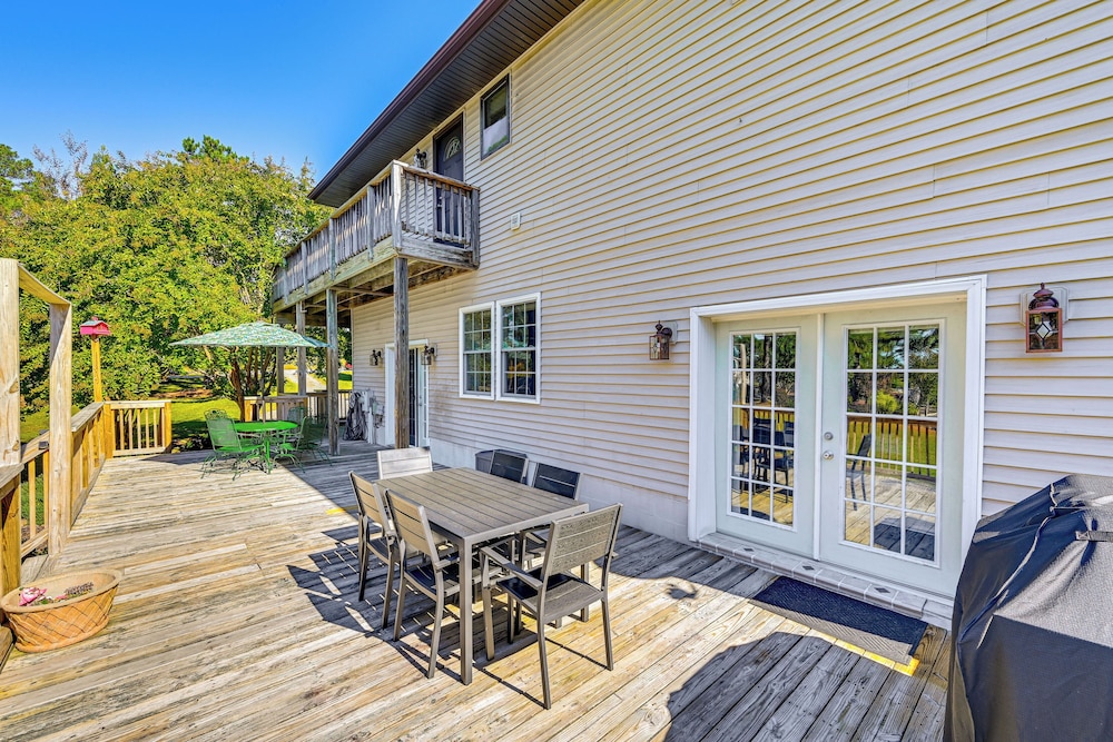 Pet-friendly Home on Lake Gaston w/ Furnished Deck view 3