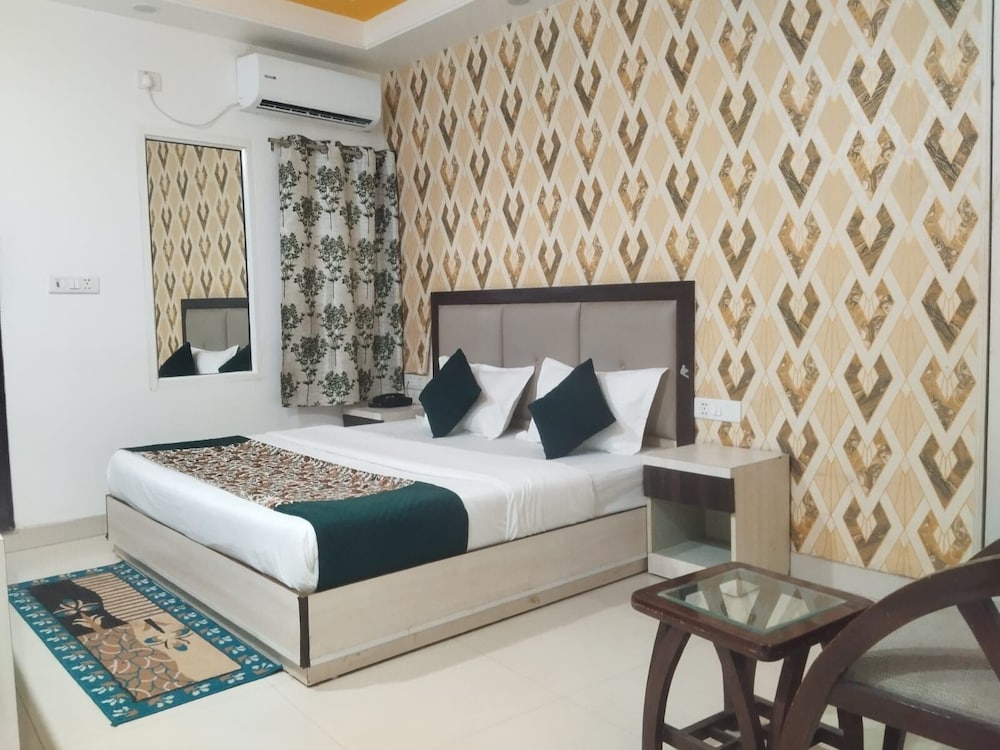 HOTEL AERO HOMESTAY