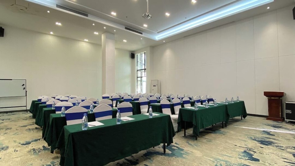 Huizhou Hazens East Resort