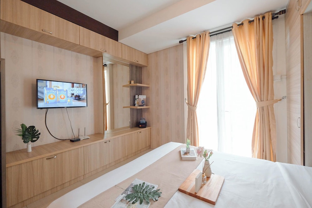Studio Apartment Near Kalibata Station At Woodland Park Residence