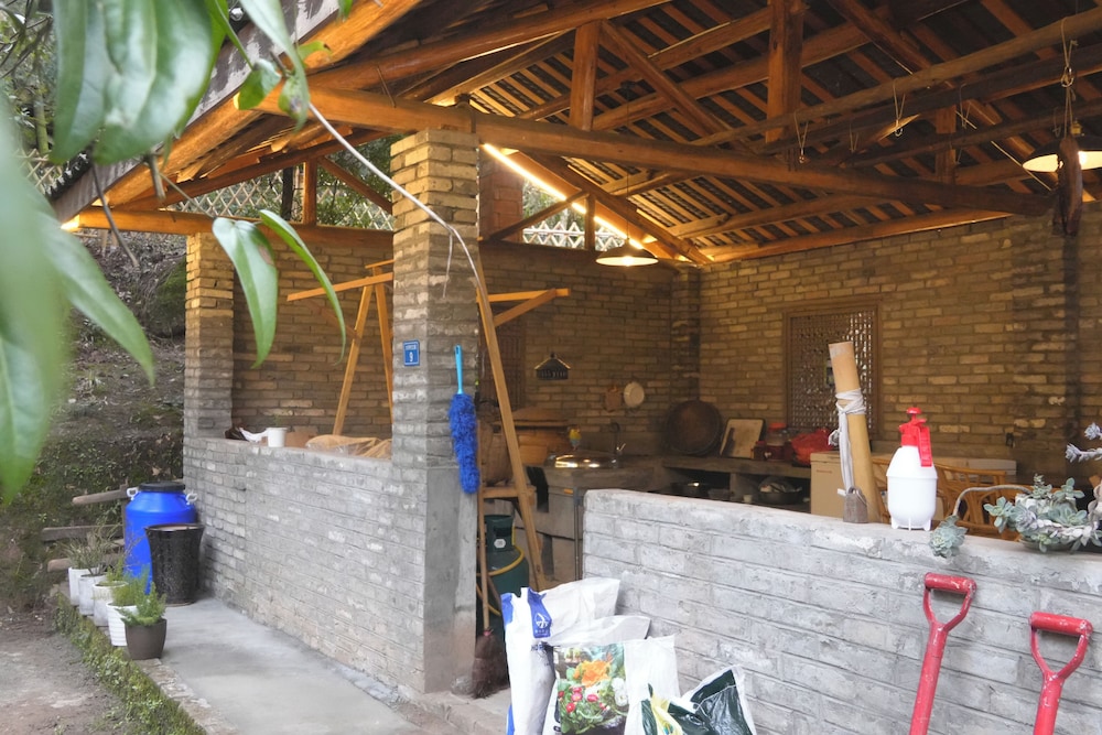 Chunqiu Banshan Leisure Resort