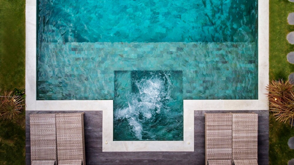 Villa Nabi by Alfred in Bali - New Family 5BR Villa Next to Seminyak Beach