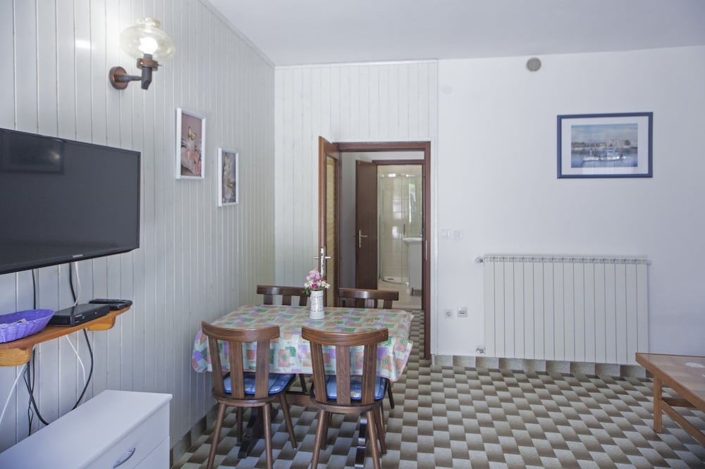 Apartments Bubamara 1398