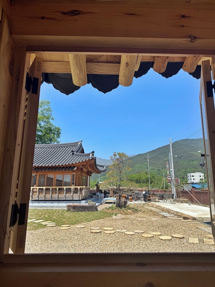 Jukrokjungsa hanokstay