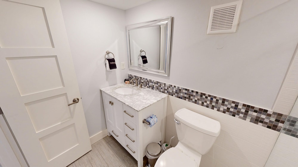 Dolphin Point 604c 2 Bedroom Condo