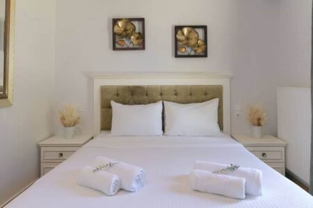 Therros Villa With Private Pool by Estia