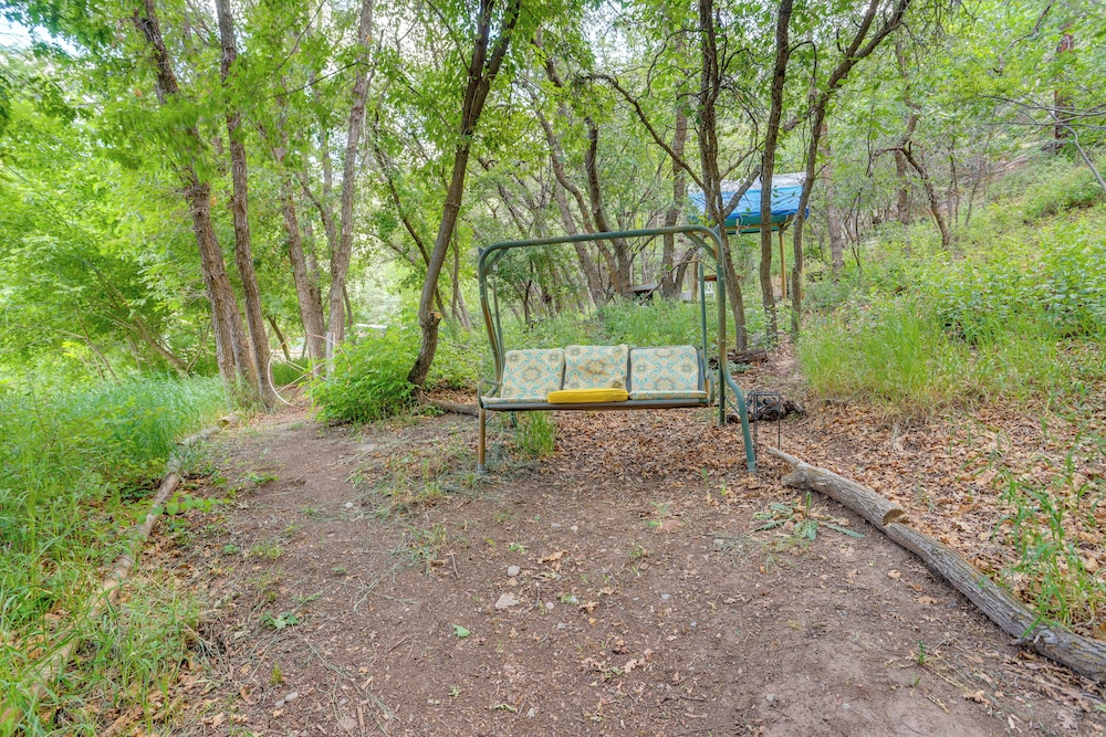 Hike On-site: Mountain-view Hideaway in Durango