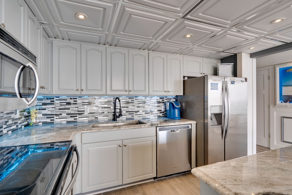 Luxury Panama City Beach Condo w/ Boat Slip!