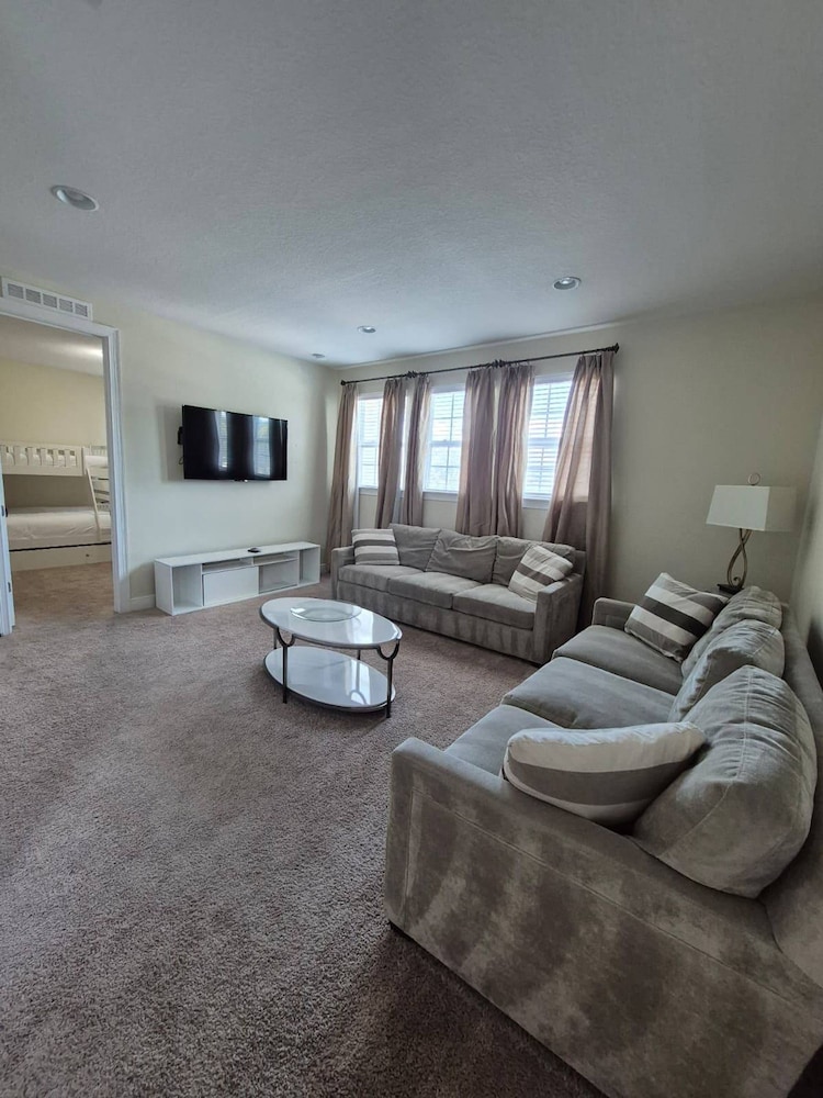 6BR 5BA w Private Pool Spa Near Disney
