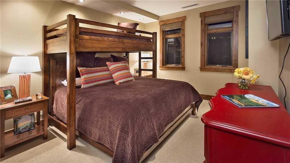 Farwell Mountain 607 4 BedroomCondo By Moving Mountains view 4