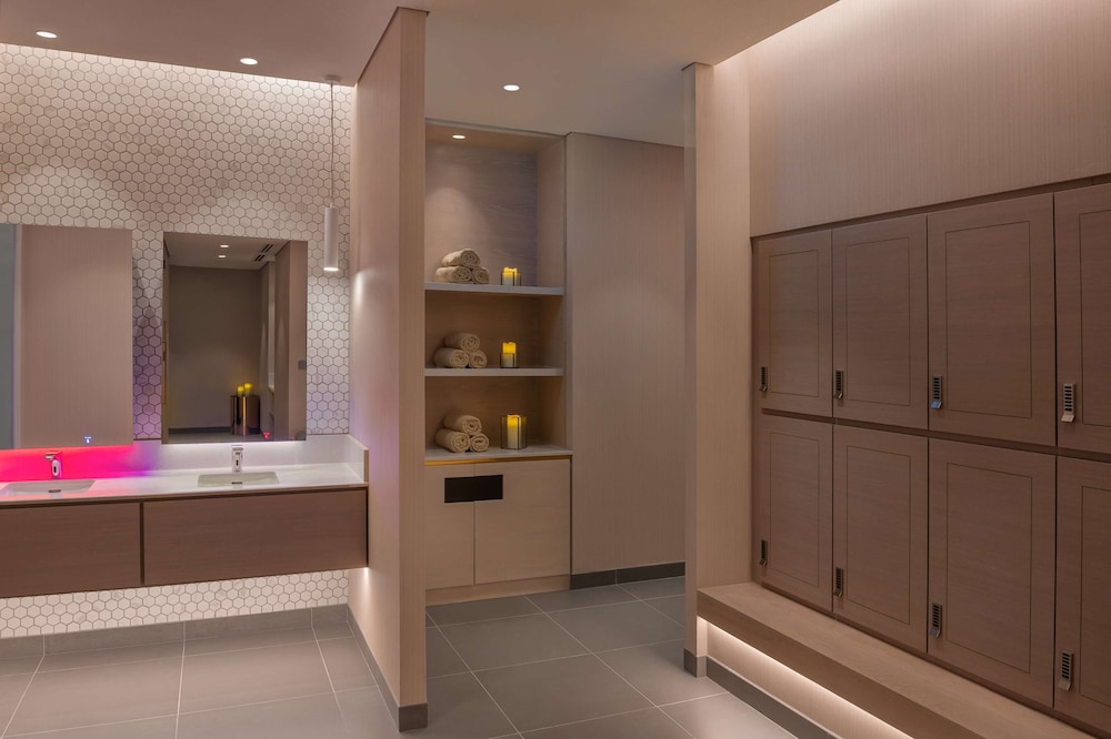 The WB Abu Dhabi, Curio Collection by Hilton