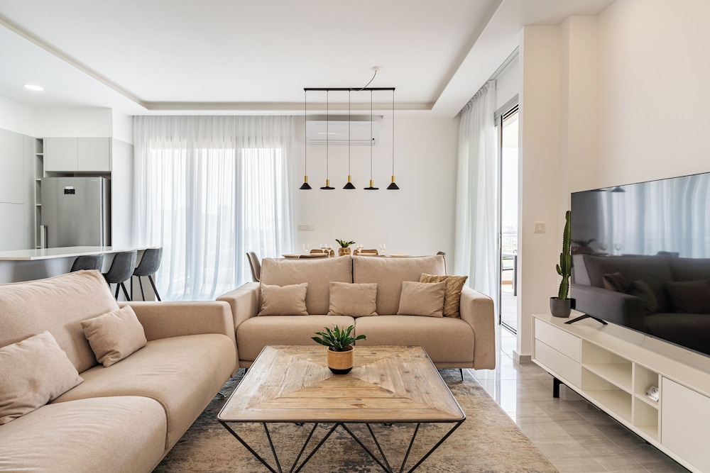 YAMAS Urban Living Platinum 77 Apartments