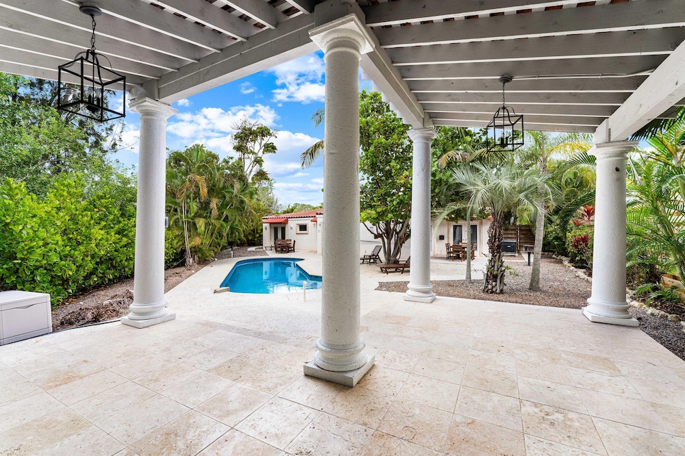 Crescent Street Villas By Beachside Mgt