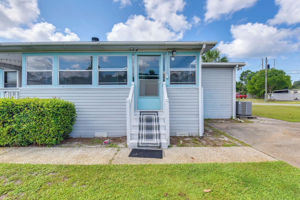 PCB Family Home w/ Sunroom, 1 Mi to Shore!