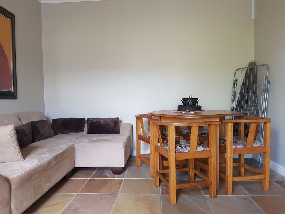 Melkbosch Guesthouse