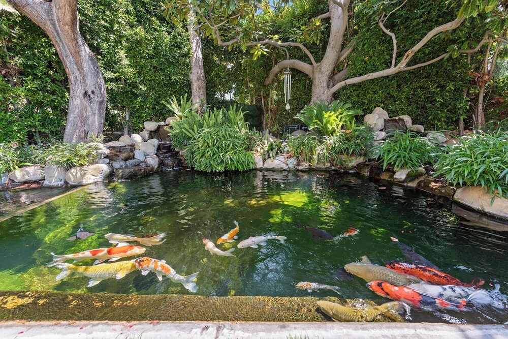Alta Royale - Exquisite Designer Retreat Near Soho House & Rodeo Drive