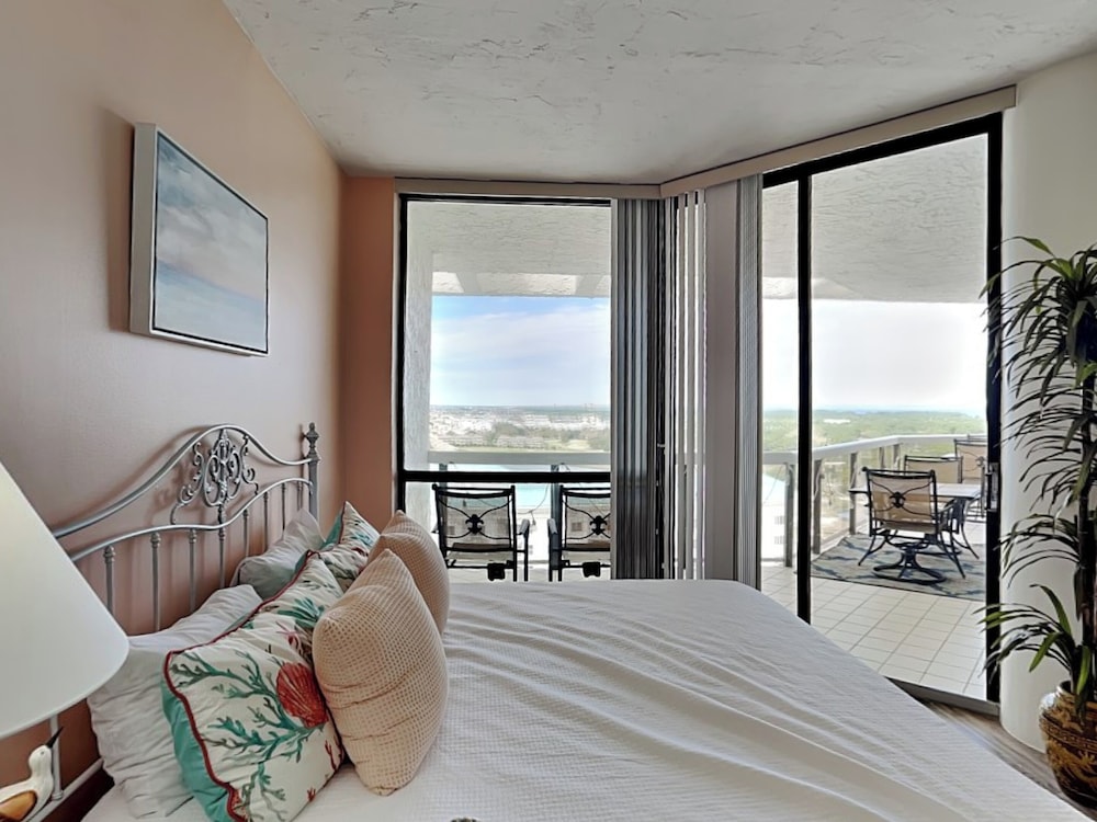 Surfside #1610 by Southern Vacation Rentals