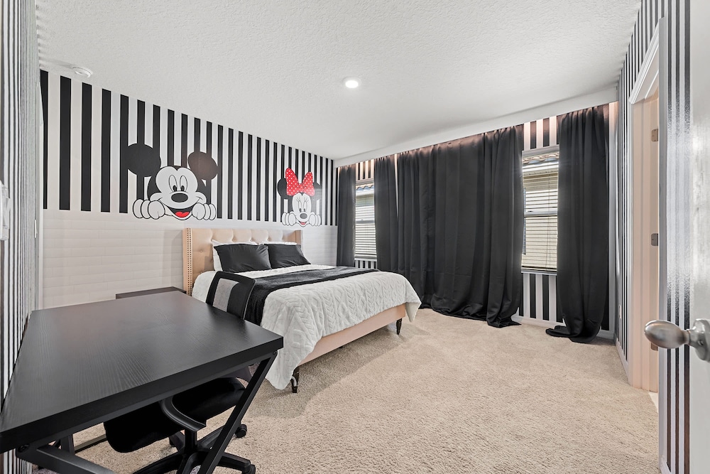 Themed 6BR Home Game Room Pool Sleeps 16