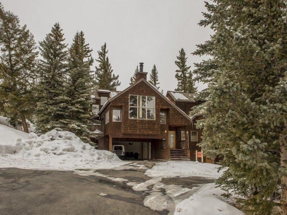 Cool Ridge Town Home at Summerwood 3 Bedroom Holiday home by Key to the Rockies