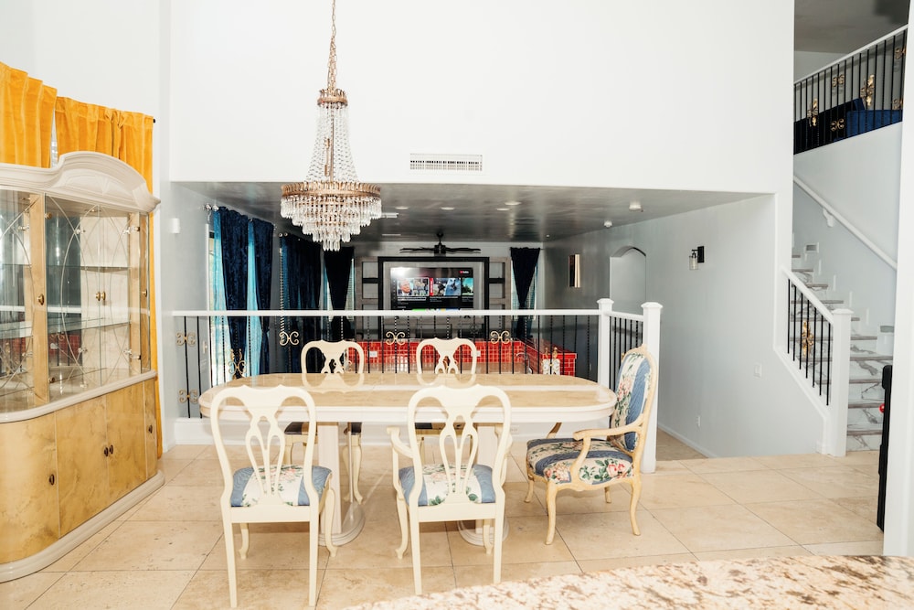 Large Family Home Near Phoenix