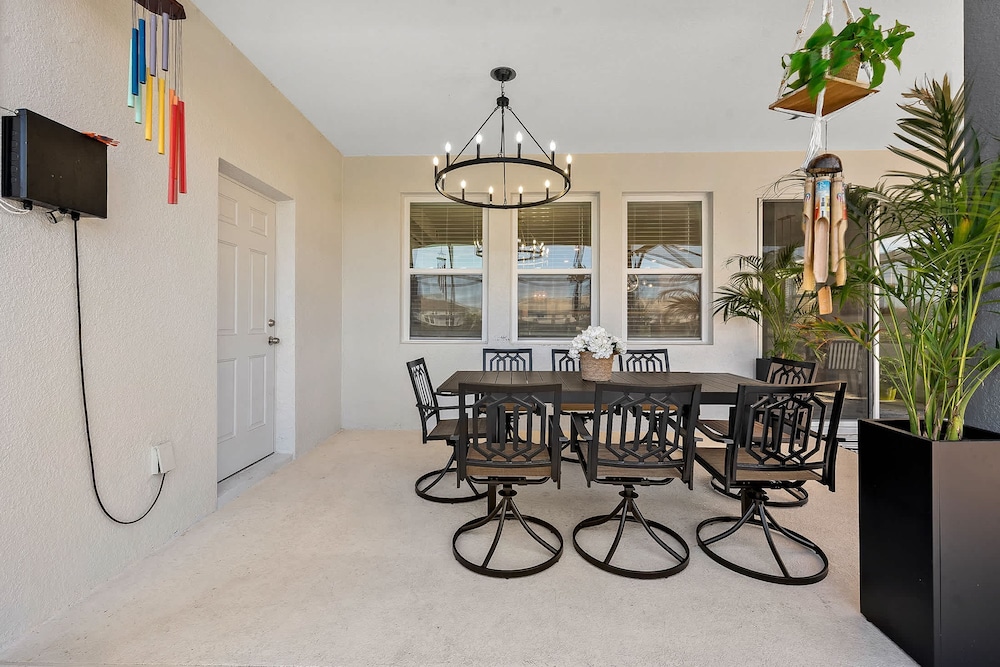 Themed 6BR Home Game Room Pool Sleeps 16
