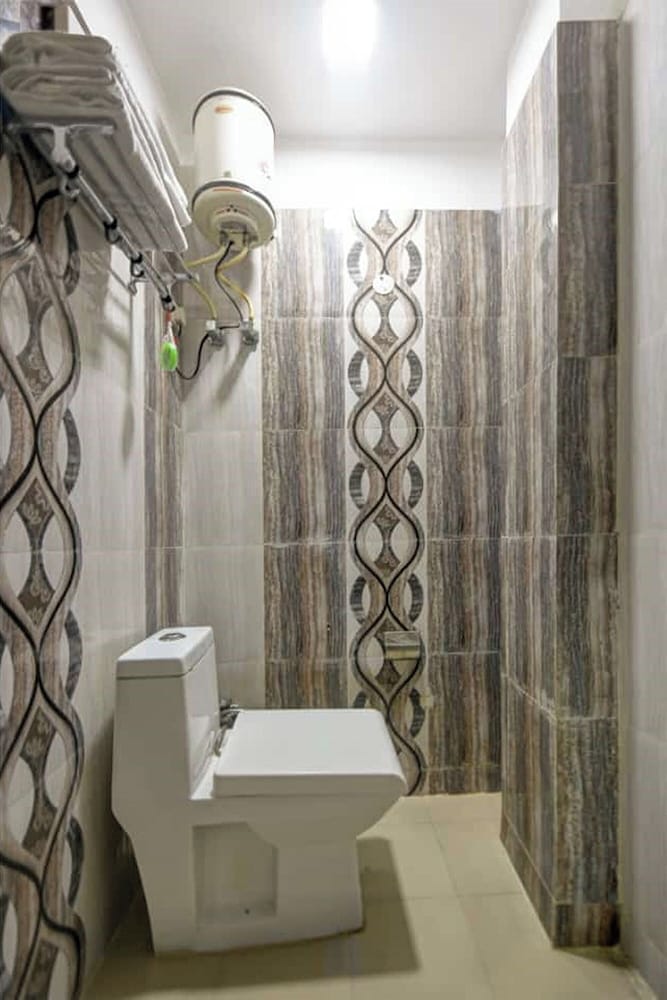 Hotel Lookout Stay Delhi IGI Airport