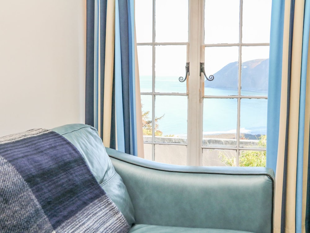 Lynton Vacations - C S Lewis Balcony - Property Image 12