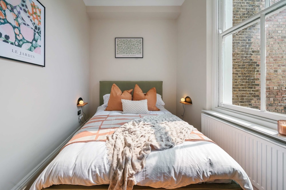 Modern 2 Bedroom Apartment in Notting Hill