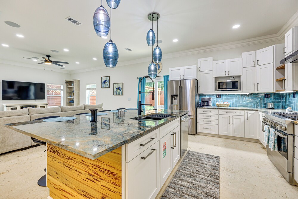 'the Blue Oasis' Jax Beach Gem w/ Coastal Charm!