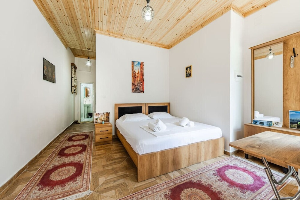Saraci Rooms 2 in Gjirokast r