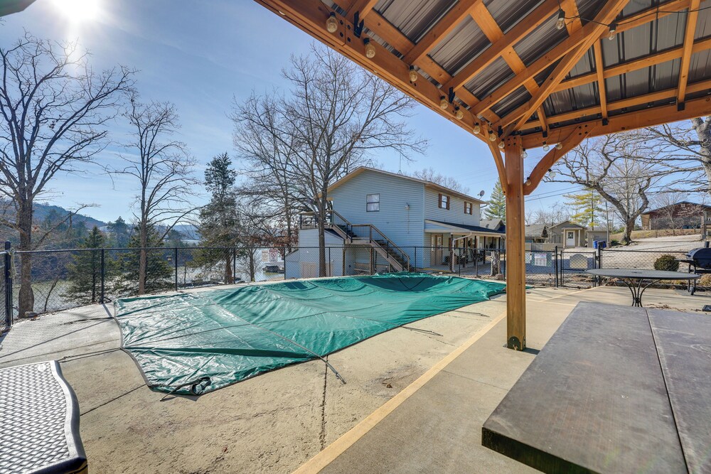 Hike, Boat, Fish & More: Table Rock Lake Cottage