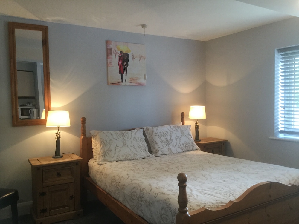 T & J Motel