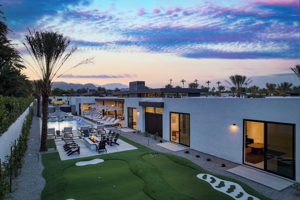 Sleeps 32 2 Villas, Pool, Putting Green+bocce Polo Villas Amara by Avantstay