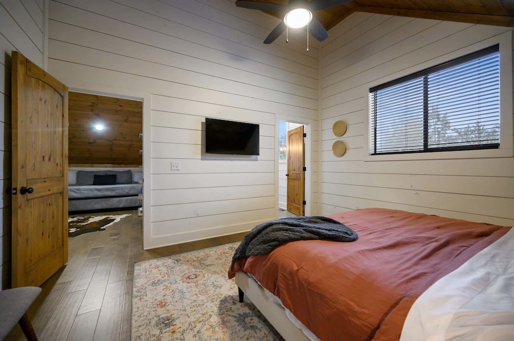 Quiet/private Cabin - Couples/family - Ideal Location