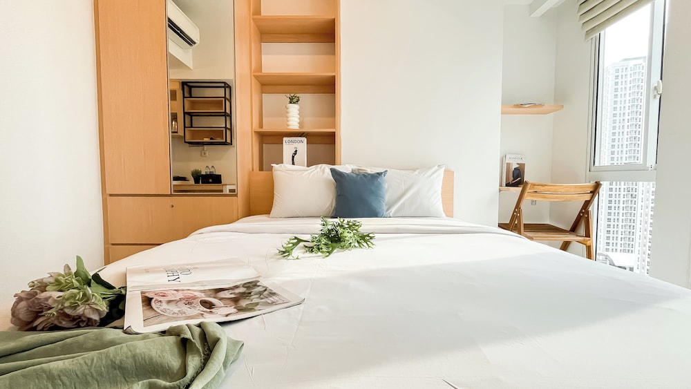 Minimalist Look Studio Near Tokyo Hub At Tokyo Riverside Pik 2 Apartment