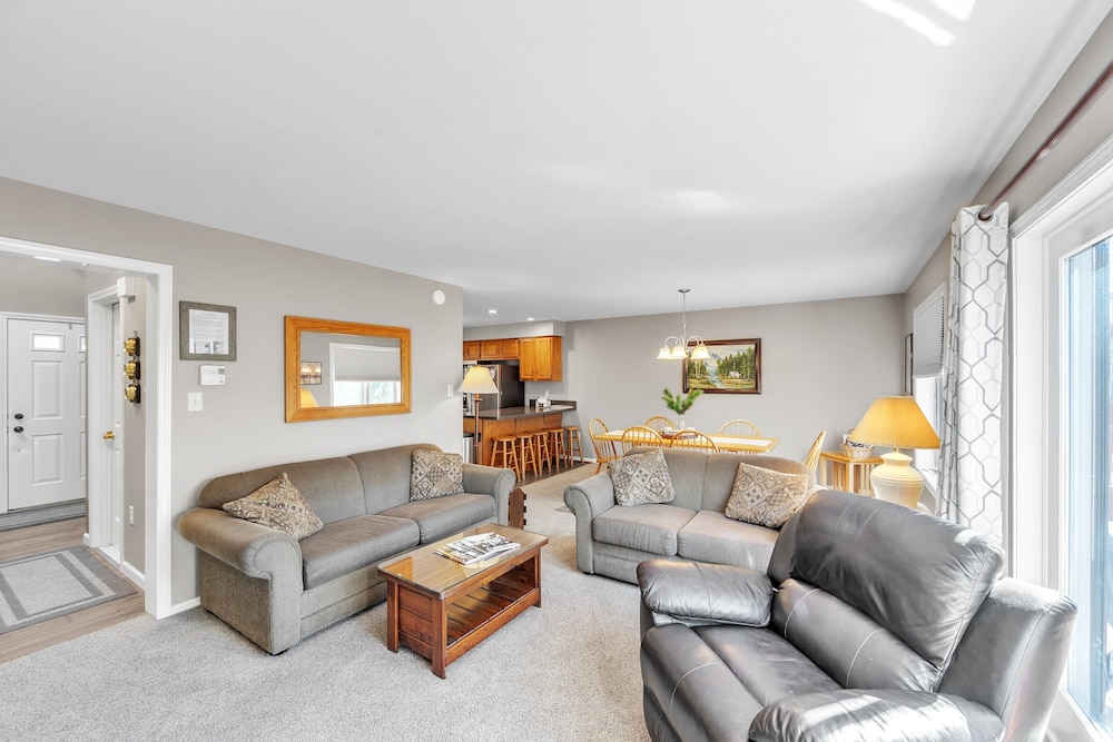 Fox Lair 29l - Cozy End Unit With Mountain Views 2 Bedroom Townhouse by The Summit at Gore Mountain