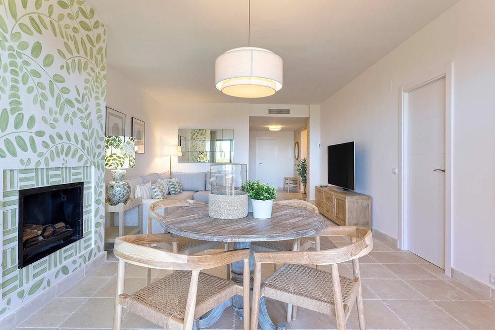 Exclusive 2BD Apartment Heated Pool Flamingos Golf