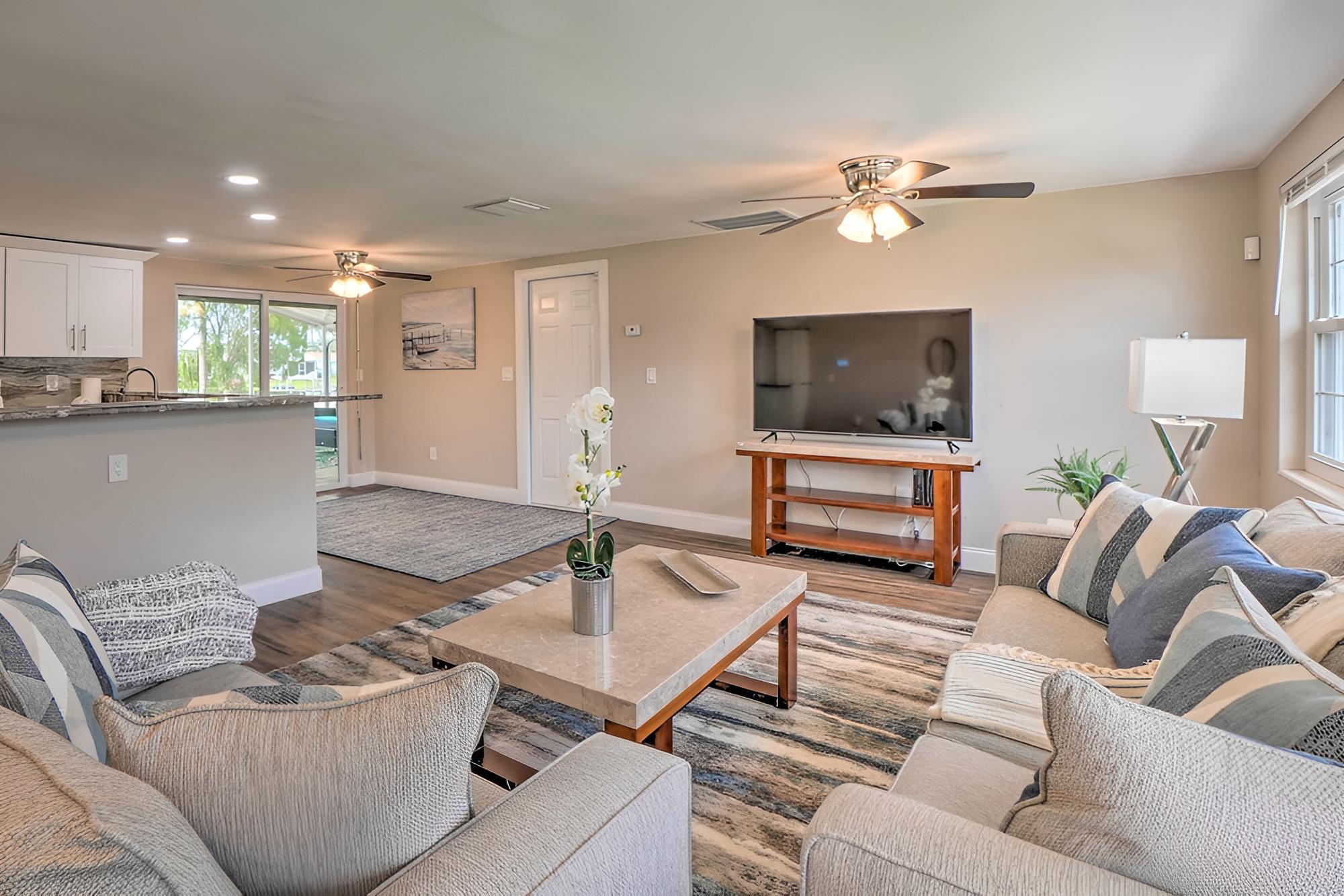 Beautiful Holiday Home w/ Dock & Furnished Lanai! view 5