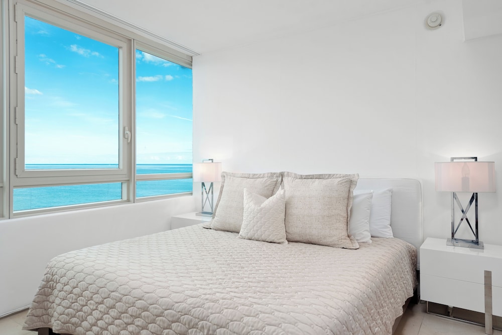 Luxury Vacation Rentals at The Setai by LRMB