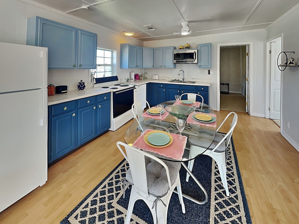 Surfside Crab Retreat by Ryson Vacation Rentals